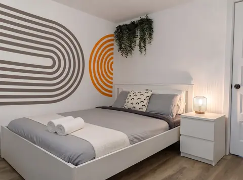 Chambre et lit préparé pour le séjour