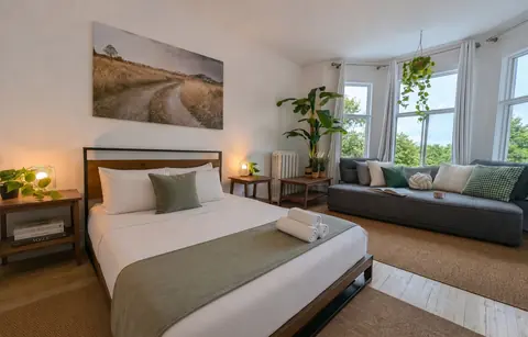 Chambre et lit préparé pour le séjour